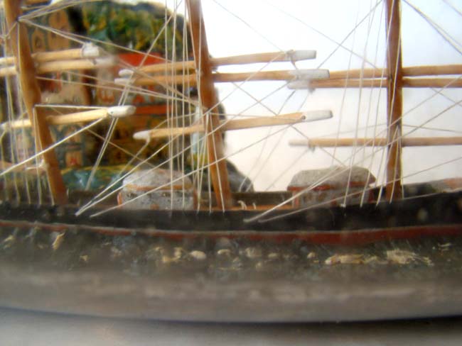 A late 19th or early 20th century ship in a bottle — image 4